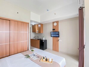 Standard Studio - Studio At Apartment Lrt City Sentul - Royal Sentul Park (Bogor)