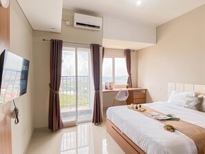 Standard Studio - Studio At Apartment Lrt City Sentul - Royal Sentul Park (Bogor)