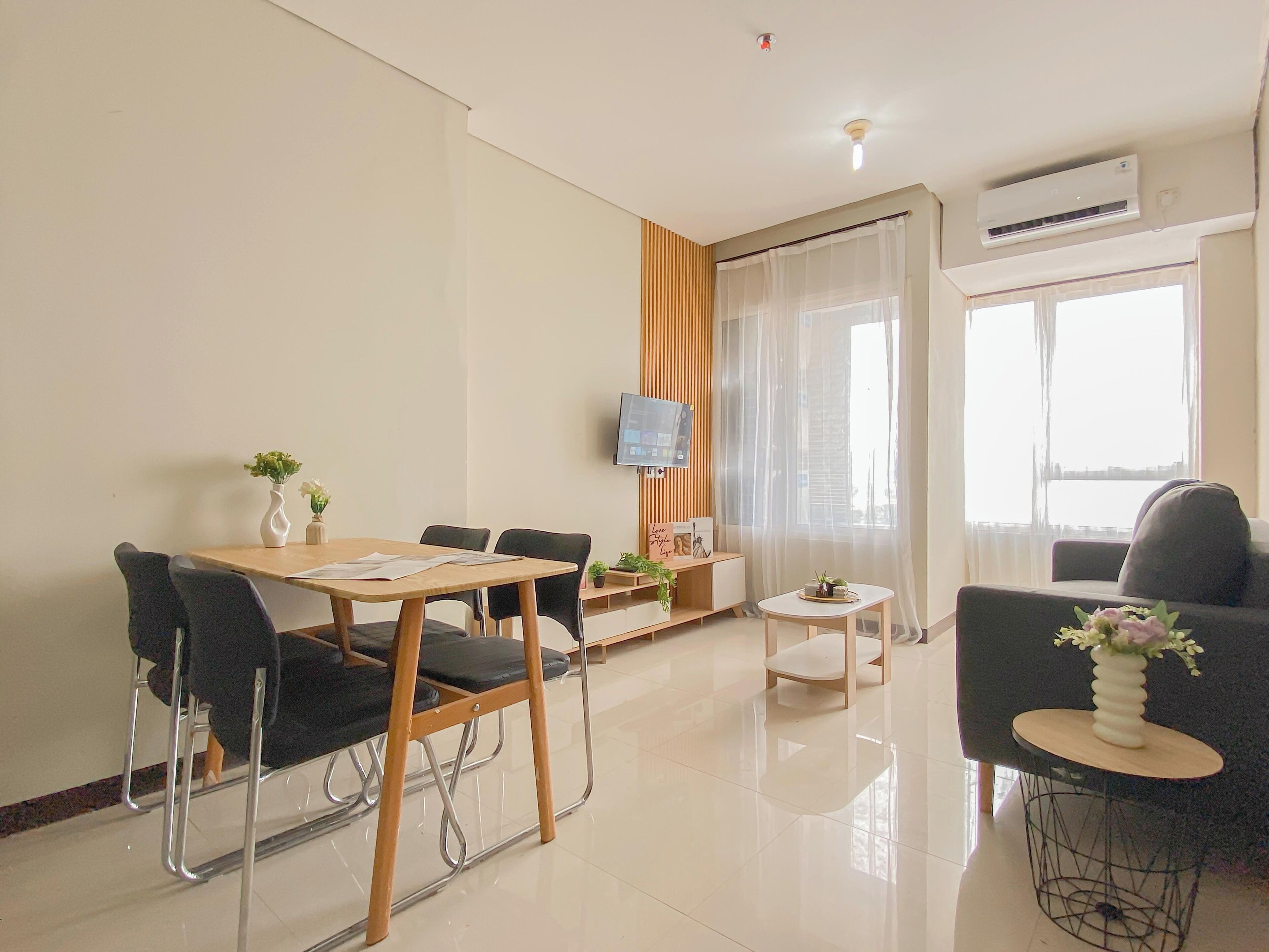 Standard Apartment | Living area