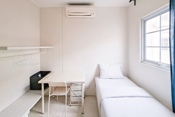 Standard Apartment - Modern 4Br Apartment At Guest House Vanya Park (Pagedangan)