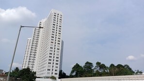 Exterior - Standard 2Br At Serpong Garden Apartment (Cisauk)