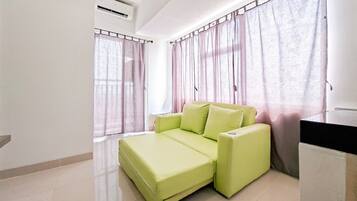 Standard Apartment | Living area