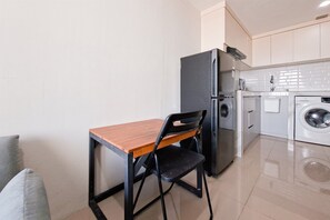 Apartamento standard | Opções para refeição no quarto