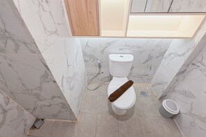 Bathroom - Trendy 1Br Apartment At Anwa Residence (South Tangerang)