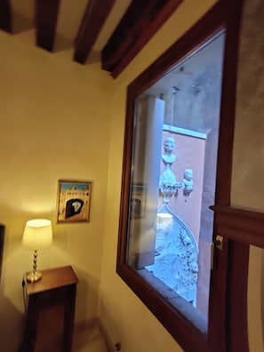 Interior - suite apartment San Marco 1825 cosy intimate space adjacent to Piazza San Marco (Venice)