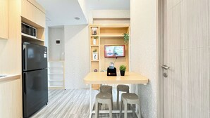 Leilighet – standard | Spiseområde på rommet