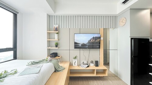 Restful And Modern Studio At Collins Boulevard Apartment