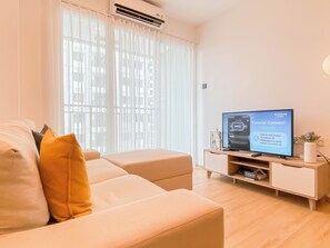Standard Apartment | Living area - Best Choice 1Br With Extra Room Apartment Thamrin Residence (Jakarta)