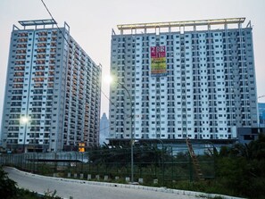 Exterior - Best And Homey 1Br Apartment At Signature Park Grande (Jakarta)