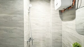 Standard Apartment | Bathroom - Modern Look Studio Room At Collins Boulevard Apartment (Tangerang)