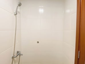 Standard Apartment | Bathroom - Basic Studio Apartment At Vittoria Residence (Jakarta)