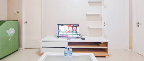 Standard Apartment | Living area