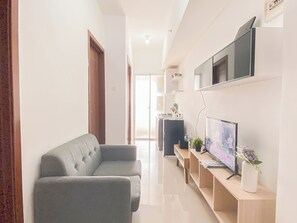 Interior - Basic Style And Compact 2Br Apartment At Vittoria Residence (Jakarta)