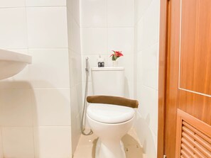 Standard-Apartment | Badezimmer