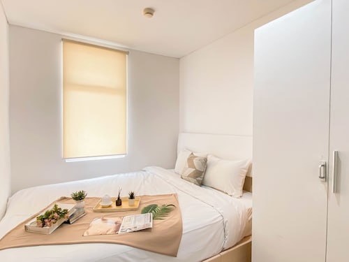Basic Look 1 Br At Vittoria Residence Apartment