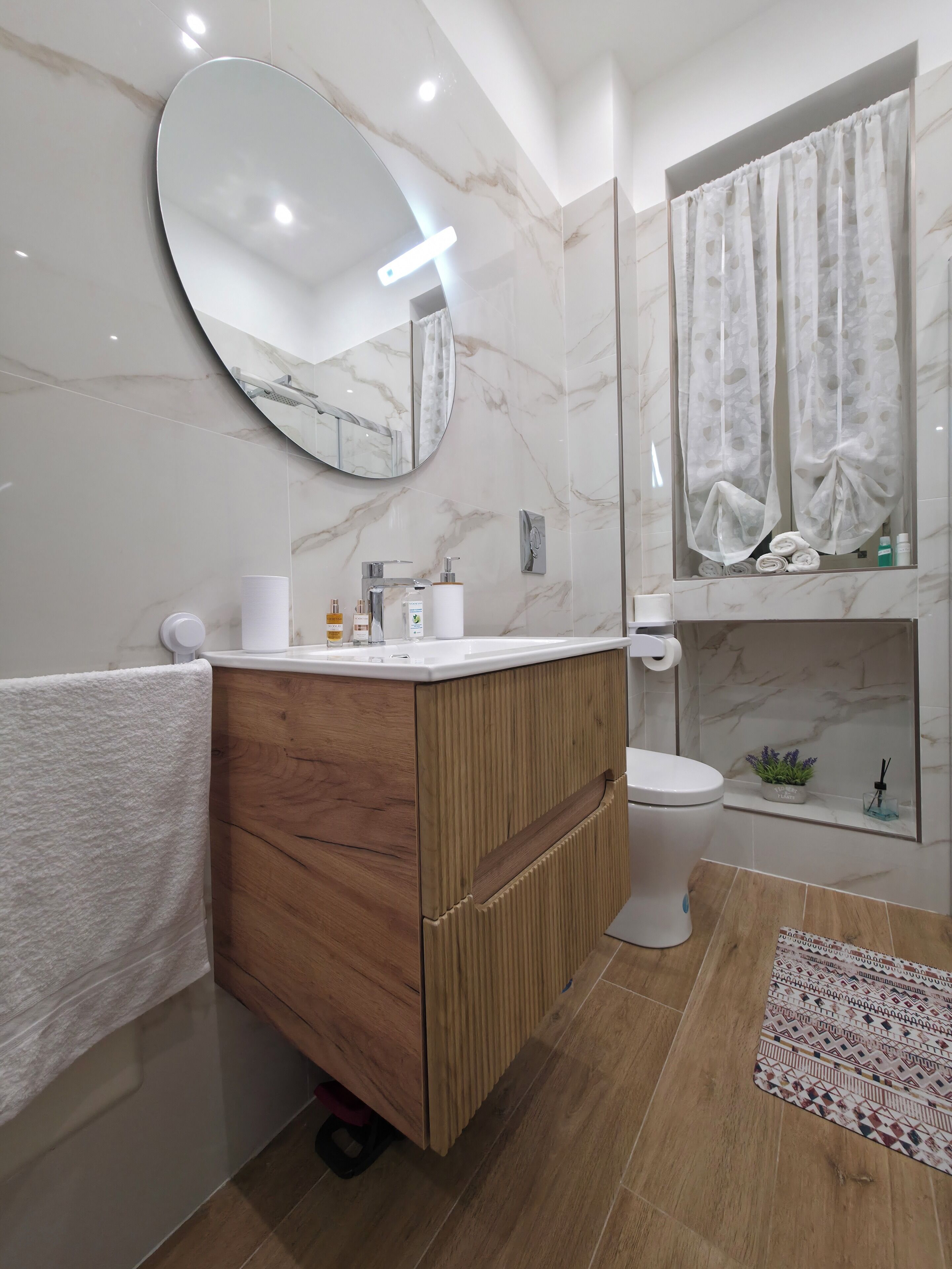 Doccia, asciugacapelli, bidet, asciugamani