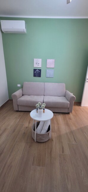 Smart TV, books - Maison Luisa  (Pozzuoli)
