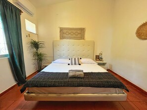 2 bedrooms, WiFi, bed sheets - Ometeotl House (Puerto Escondido)