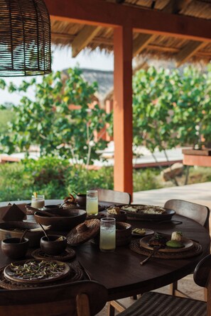 Dining room - Caiman Port – Barefoot Luxury Villas & Houses (Santa María Colotepec)