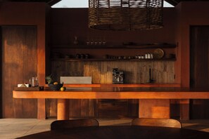 Cookware/dishes/utensils