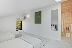 2 bedrooms, desk, iron/ironing board, free WiFi