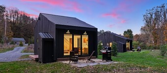 Scandi-Chic Luxury Loft Near Okemo With Solo Stove And EV Charger