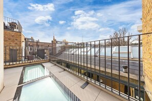 Pool - The luxurious Chelsea Villa (London)