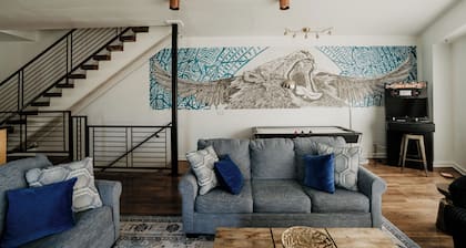 Modern 3BR Condo with Rooftop View Near Deep Ellum & Fair Park
