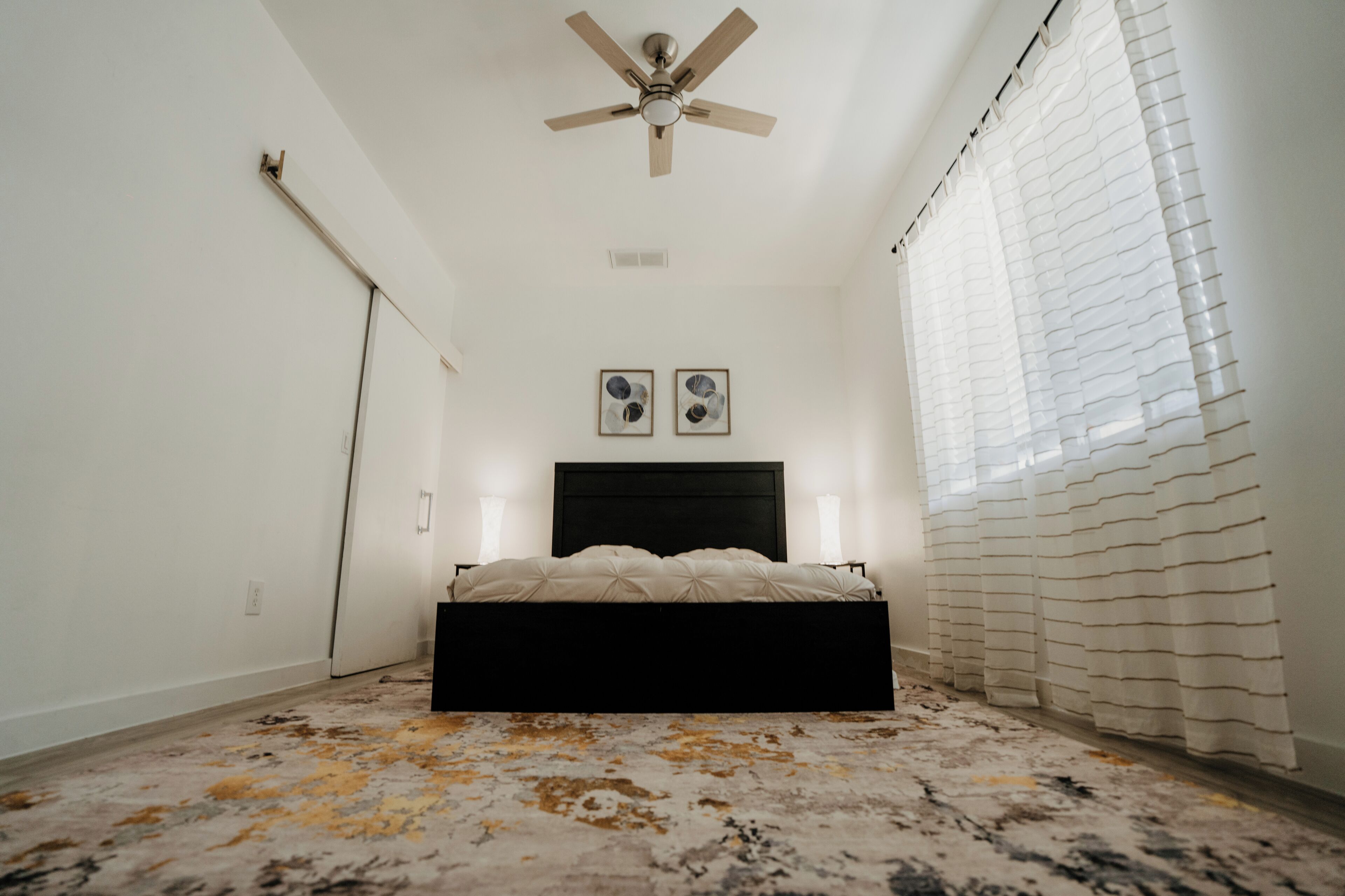 3 bedrooms, iron/ironing board, WiFi (free), bed sheets