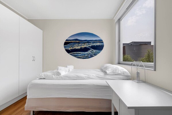 2 slaapkamers, een bureau, wifi, beddengoed