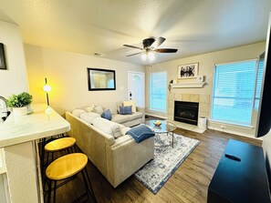 Télévision, cheminée