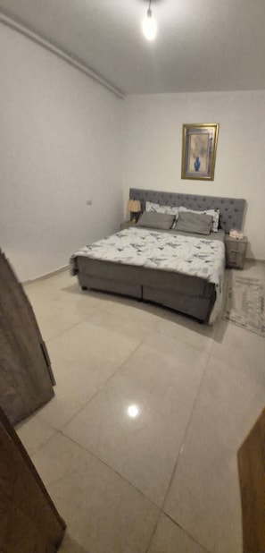 Apartamento conforto | Cortinas blackout, quartos à prova de som, ferros/tábuas de passar roupa