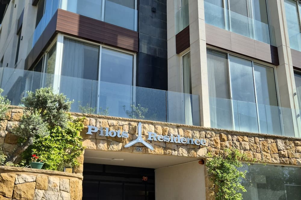 Pilots Residence