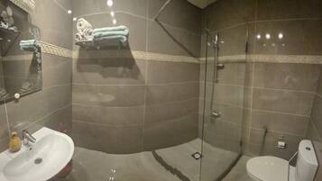 Comfort Apartment | Bathroom
