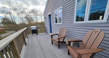 Bright 2-Bedroom Apartment Near Downtown Thomaston