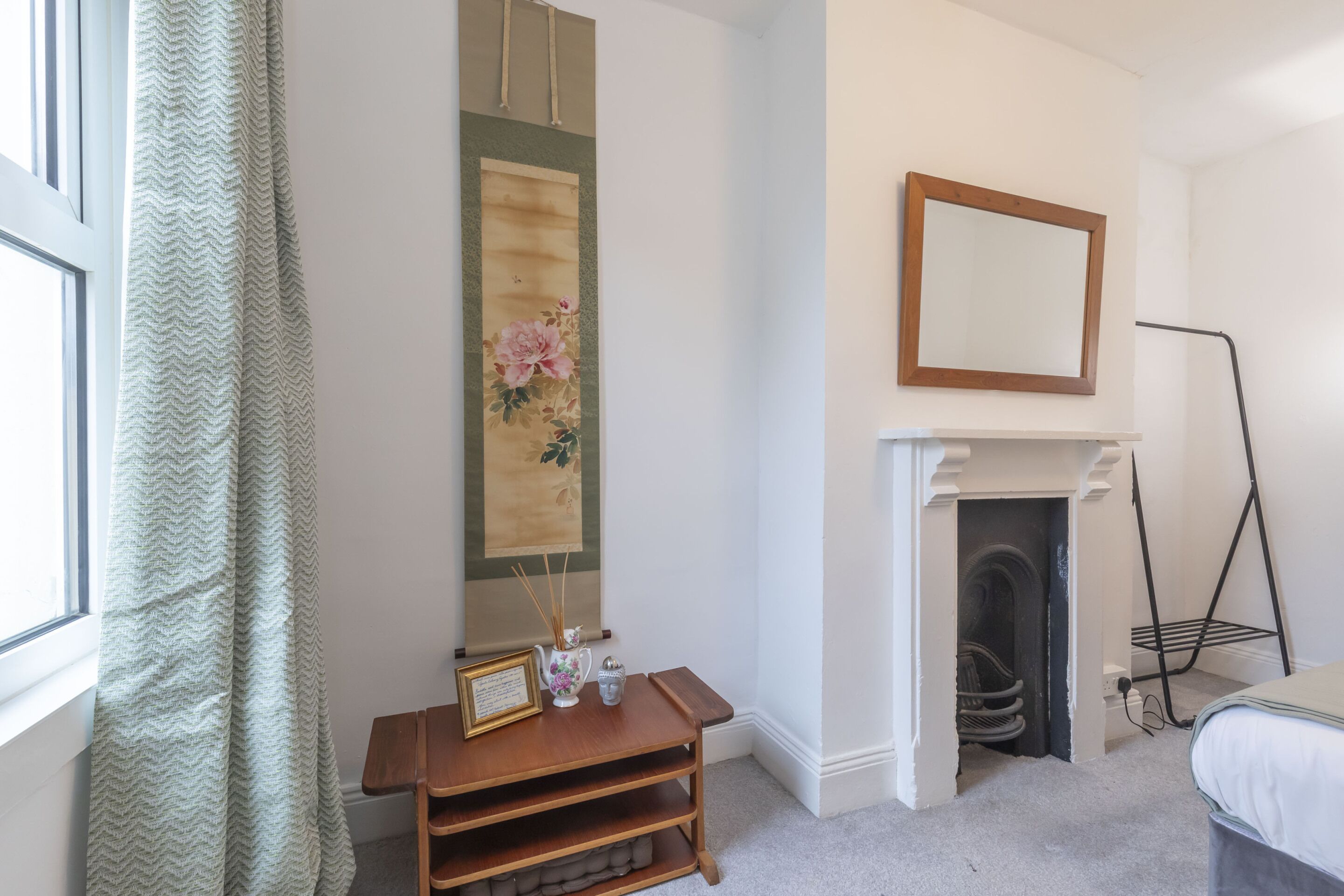 3 bedrooms, iron/ironing board, WiFi (free), bed sheets