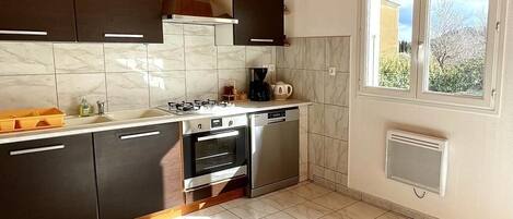 Microwave, dishwasher