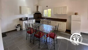 Private kitchen - The Broutières gîte - MAS CABARDES (MAS CABARDES)