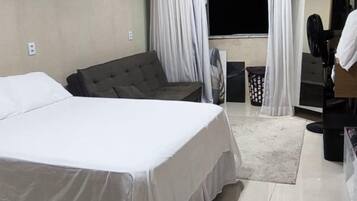 Apartment, 1 Queen Bed with Sofa bed, Air conditioning, City View | WiFi (free)