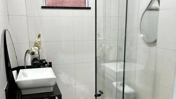 Apartment, 1 Queen Bed with Sofa bed, Air conditioning, City View | Bathroom