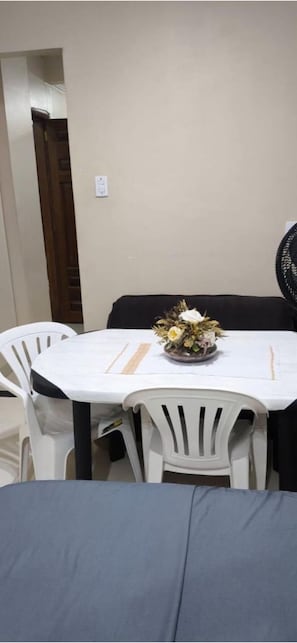 Departamento, 1 cama Queen size y sofá cama, aire acondicionado, vista a la ciudad | Wifi gratis 