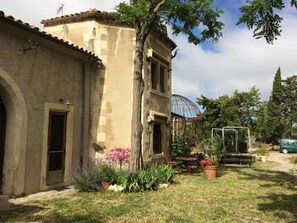 Terrace/patio - The Château Annexe - the Tower (PEYRIAC DE MER)