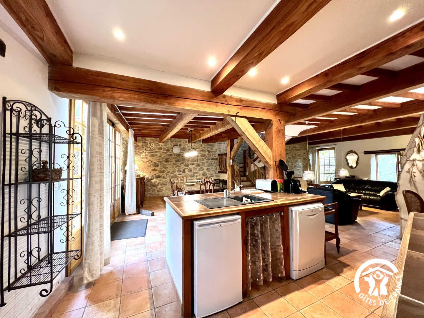 المنشأة من الداخل