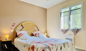 Unclassified image, 5 of 29, button - Les Coquelicots - SONNAC SUR L'HERS (SONNAC SUR L'HERS)
