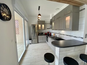 Fridge, microwave, oven, dishwasher