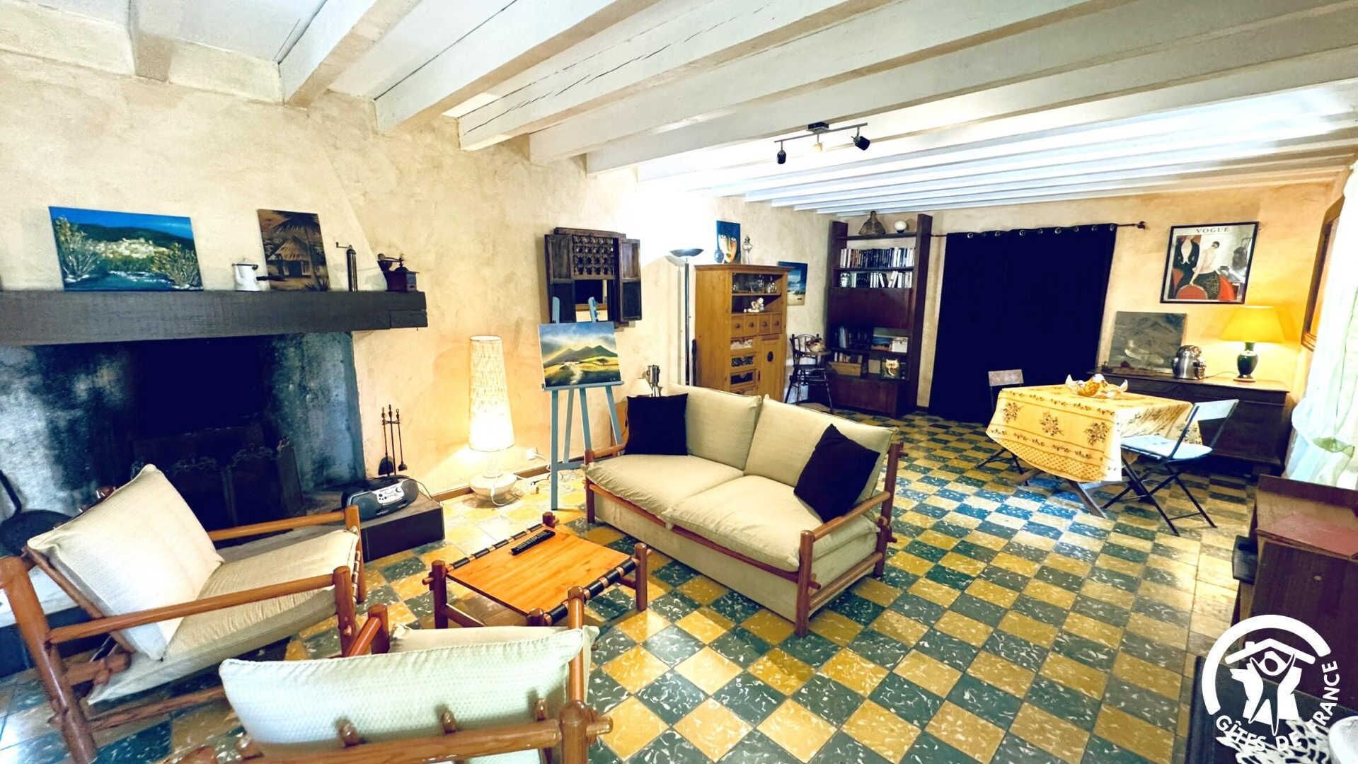 Télévision, cheminée