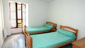 4 bedrooms, free WiFi