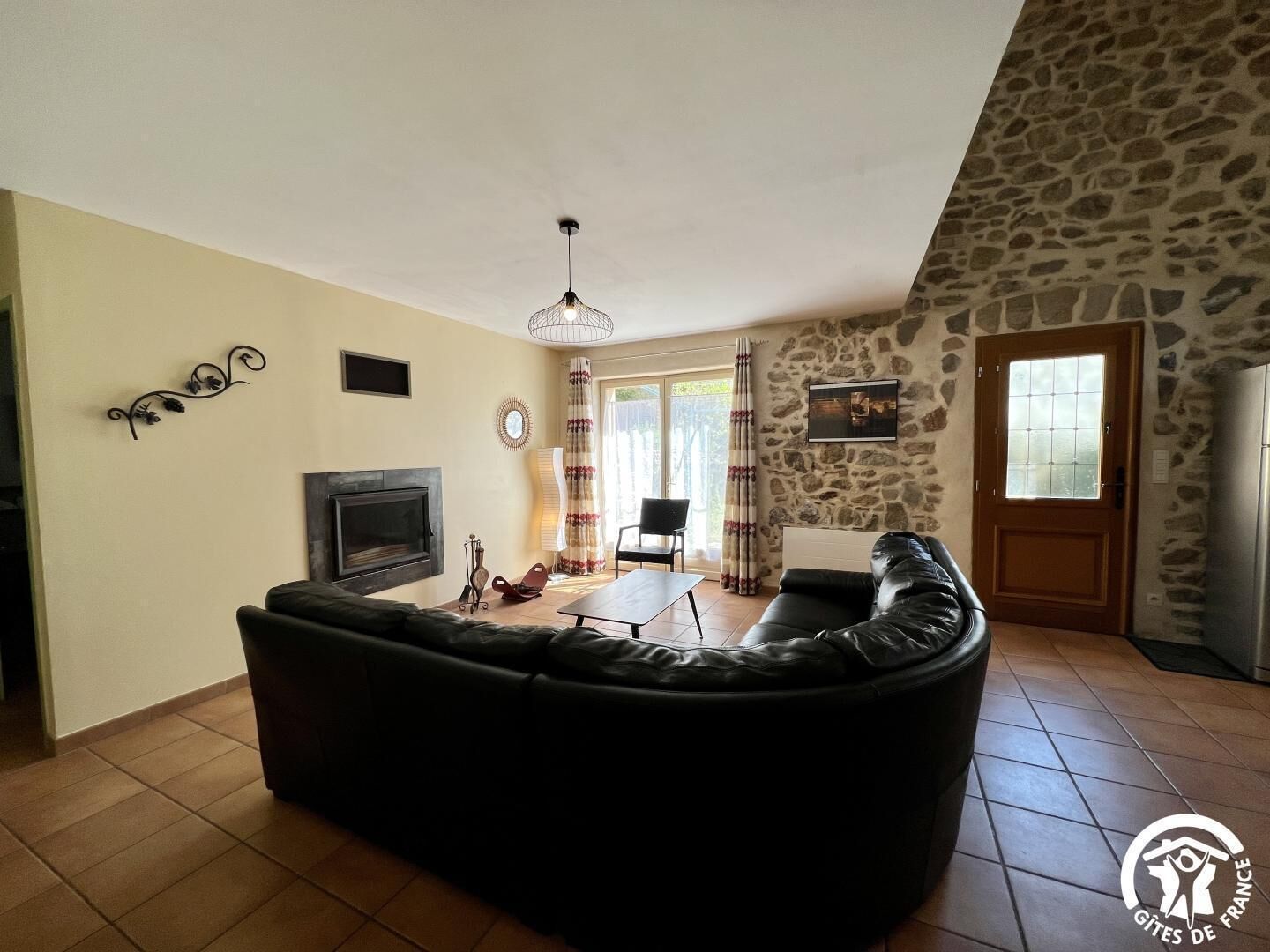 Télévision, cheminée