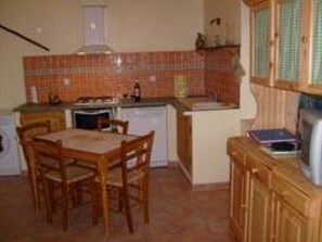Fridge, microwave, oven, dishwasher - En Pleine Nature - SAINT ANDRE DE ROQUELONGUE (SAINT ANDRE DE ROQUELONGUE)
