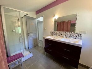 Shower - Gîte de la Teisseire - ALZONNE (ALZONNE)